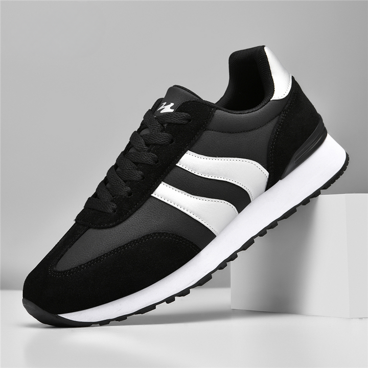 Nova Retro Sneakers